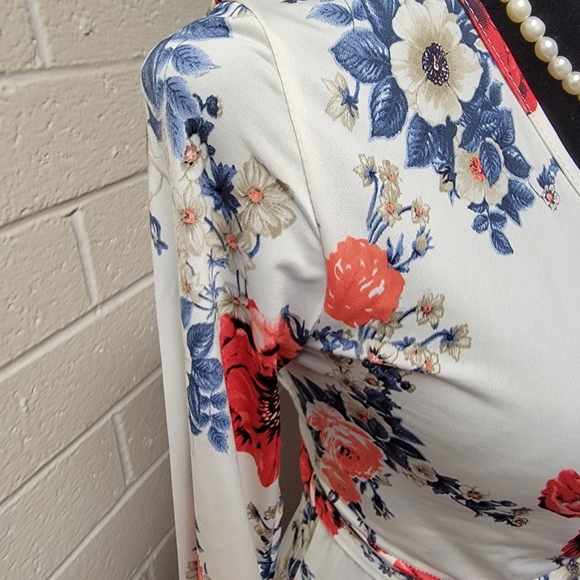 Beautiful Pink Blush Floral Dress - Picture 5 of 12